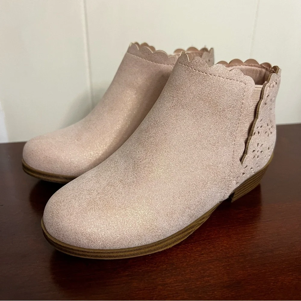 Thereabouts Girls Pima Stacked Heel Booties faux suede Taupe Shimmer scalloped